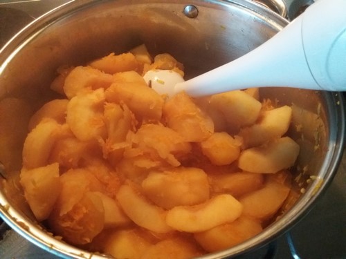 Simple Homemade Applesauce