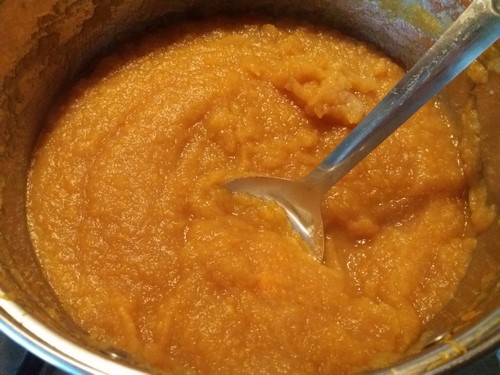 Simple Homemade Applesauce